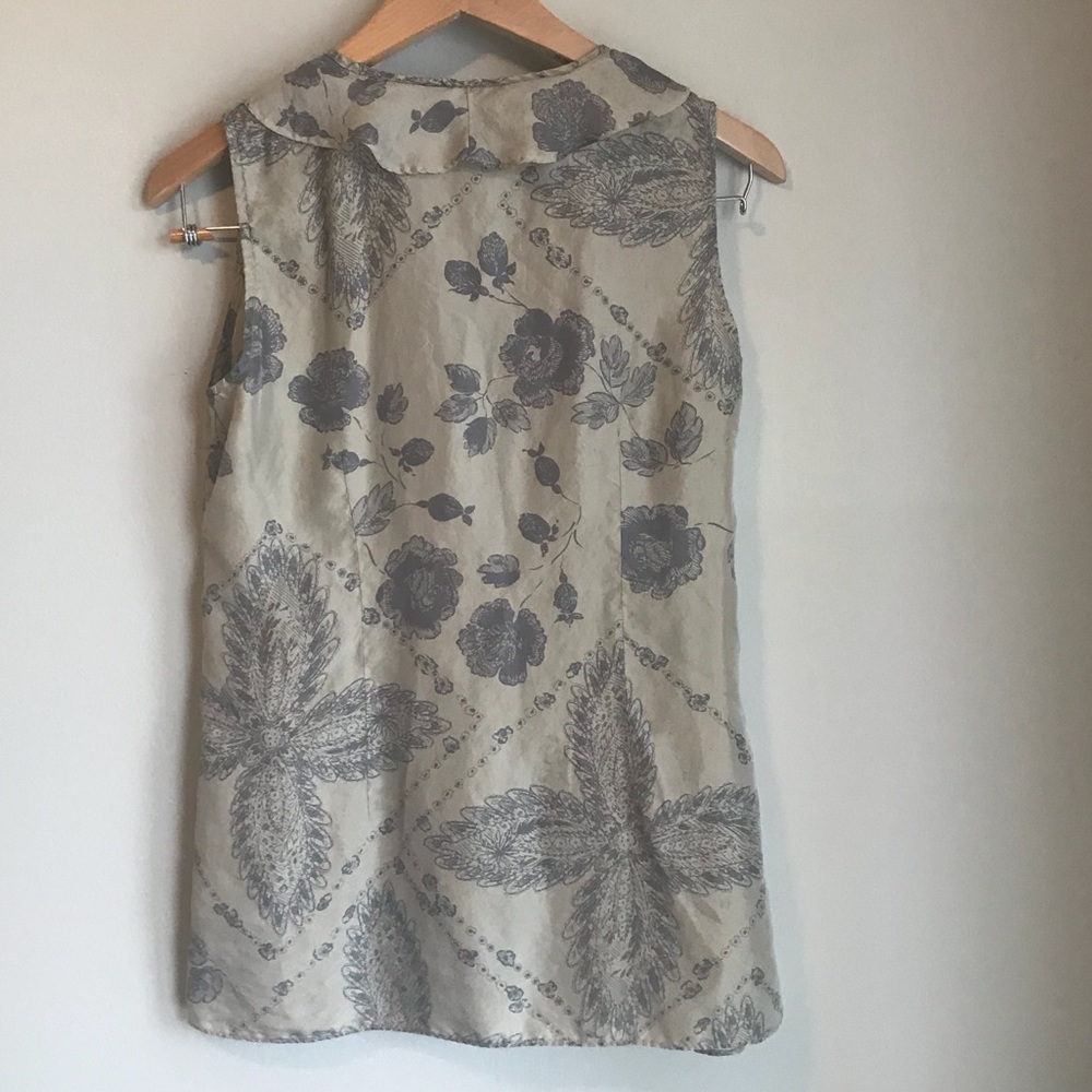CAbi. |  100% Silk ‘Tranquil Sleeveless Blouse!’ - Picture 6 of 8